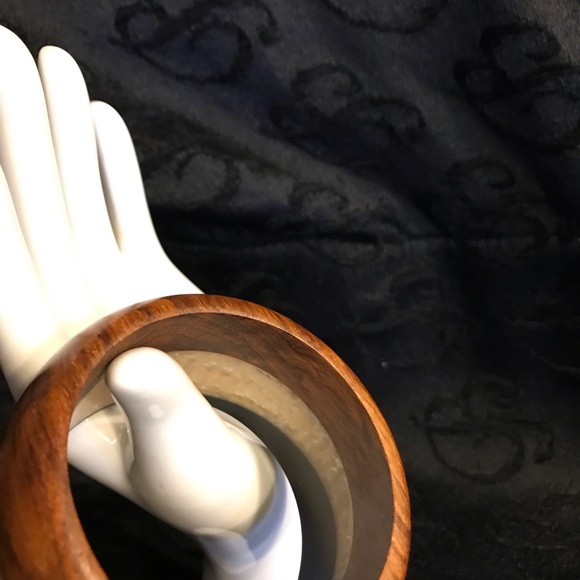 Vintage Wood and Lucite Plastic Bangle Bracelet - Picture 4 of 5